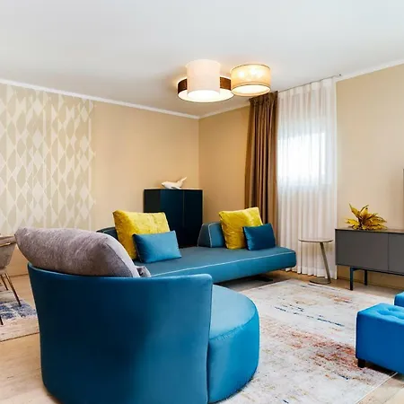 Grand & - The Leading Of The World 5*