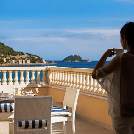 Grand & - The Leading Of The World 5*