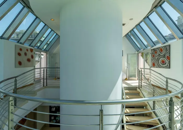 Grand & - The Leading Of The World Alassio