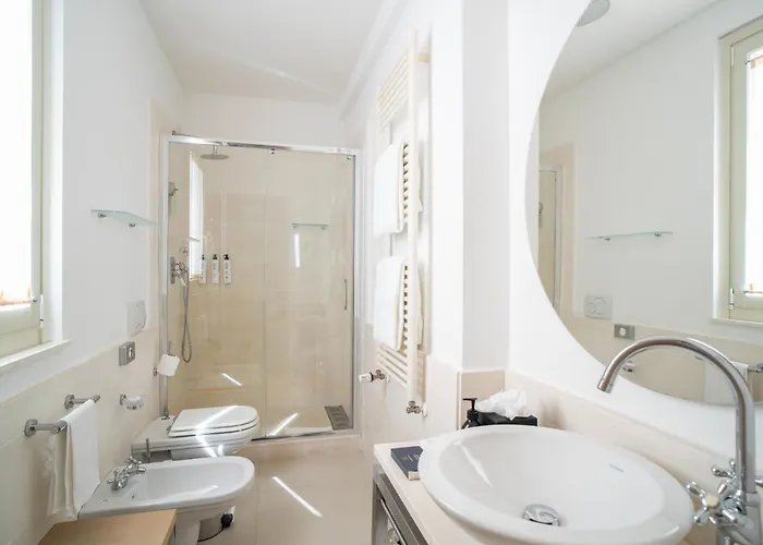 Hotel Grand & - The Leading Of The World 5*