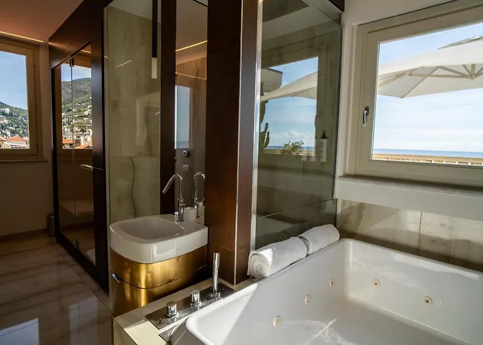 Grand & - The Leading Of The World Alassio