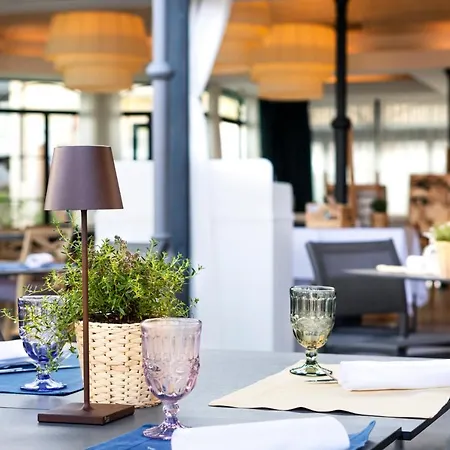 Grand & - The Leading Of The World Hotel 5*