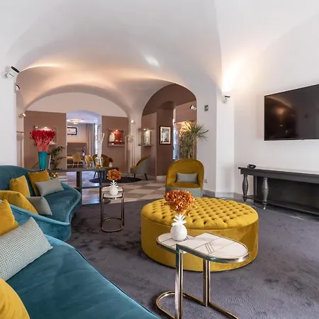 Grand & - The Leading Of The World