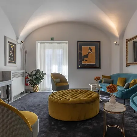 Grand & - The Leading Of The World Hotell 5*