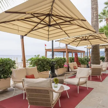 Grand & - The Leading Of The World Hotel 5*