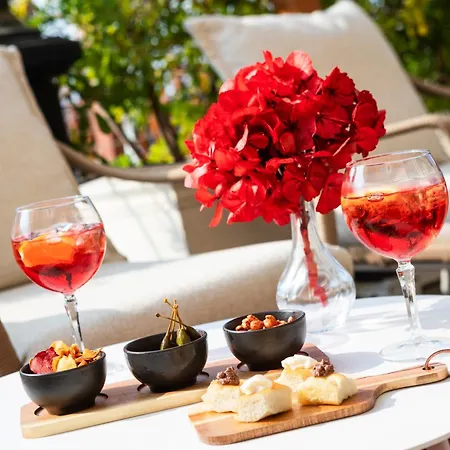 Grand & - The Leading Of The World