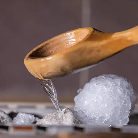 Grand & - The Leading Of The World