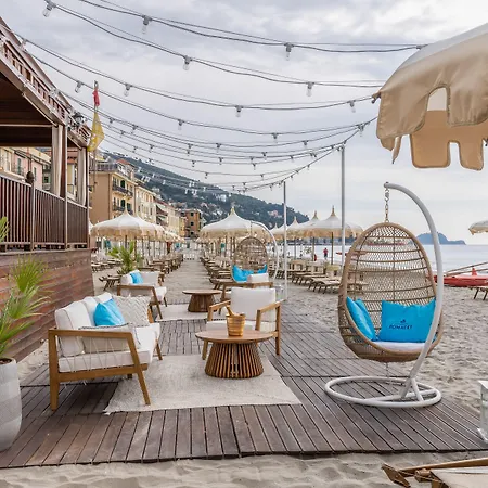 Grand & - The Leading Of The World מלון 5*