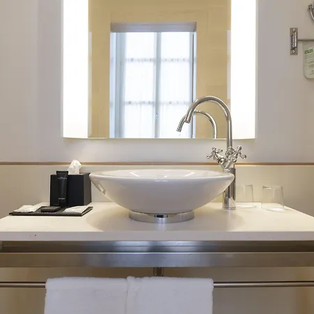 מלון Grand & - The Leading Of The World