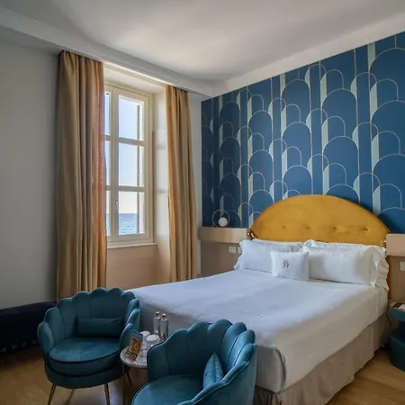 מלון Grand & - The Leading Of The World