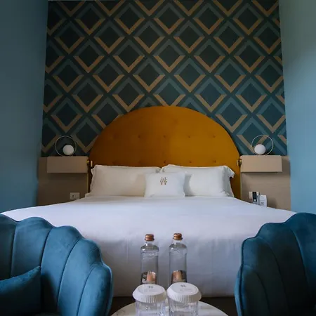 Grand & - The Leading Of The World