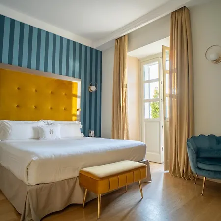 Grand & - The Leading Of The World