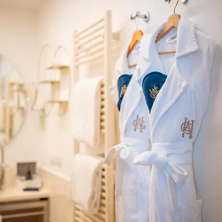 מלון Grand & - The Leading Of The World