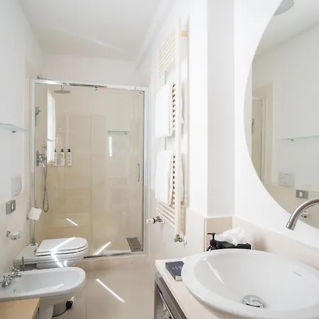 Hotel Grand & - The Leading Of The World 5*