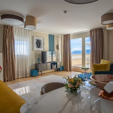 Grand & - The Leading Of The World 5*