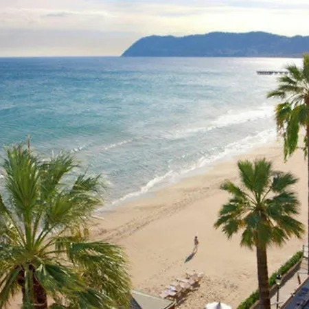 Grand & - The Leading Of The World Hotel 5*