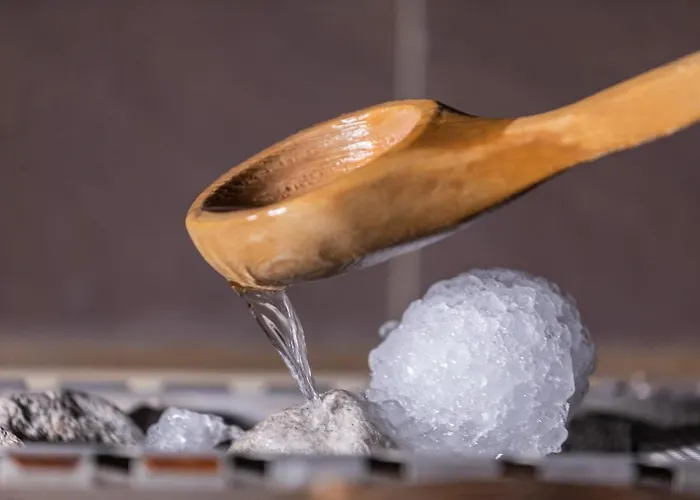 Grand & - The Leading Of The World