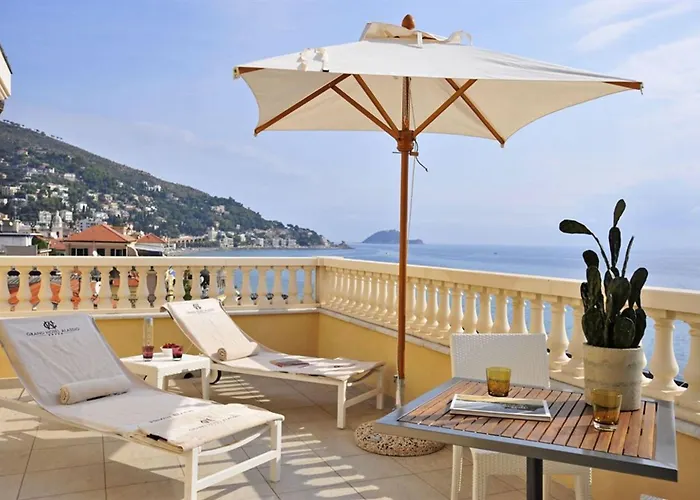 Grand & - The Leading Of The World Alassio