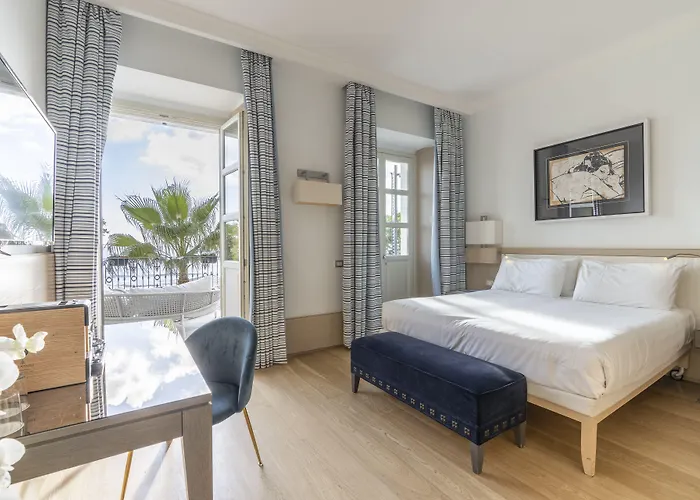 Grand & - The Leading Of The World Alassio