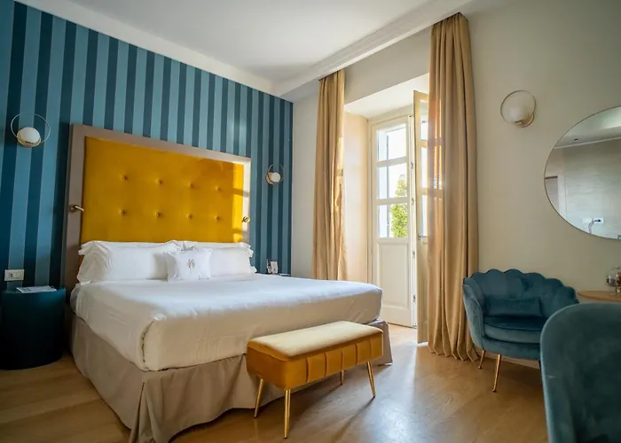 Grand & - The Leading Of The World