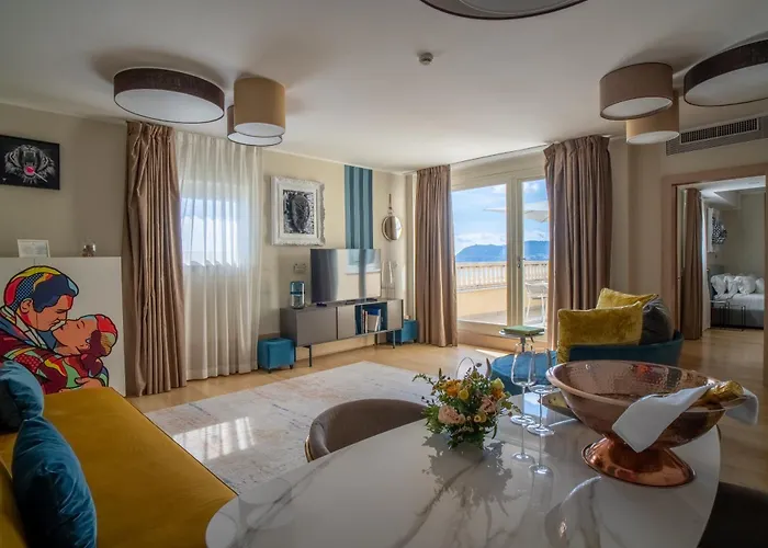 Grand & - The Leading Of The World 5*